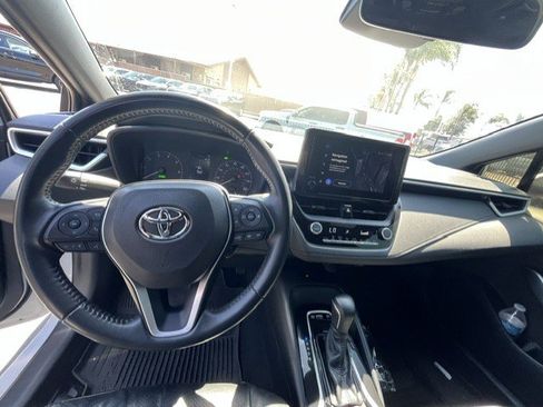 Used 2024 Toyota Corolla SE w/ SE Package FWD image 11