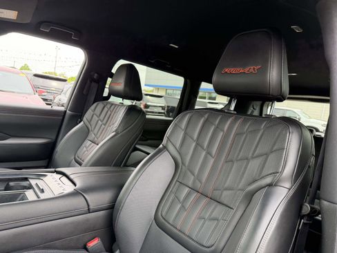 Used 2025 Nissan Armada PRO-4X AWD/4WD image 11