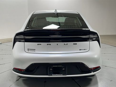 Certified 2025 Toyota Prius Plug-In Hybrid image 4