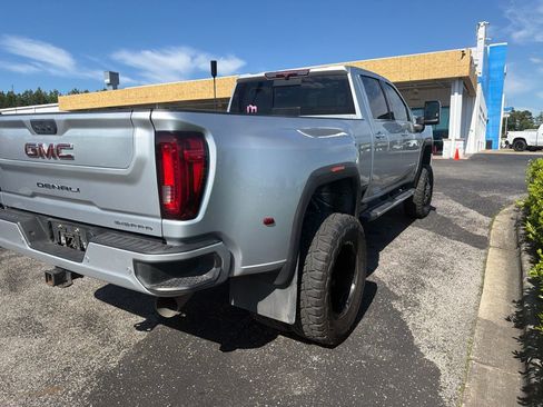 Used 2022 GMC Sierra 3500 Denali AWD/4WD image 10