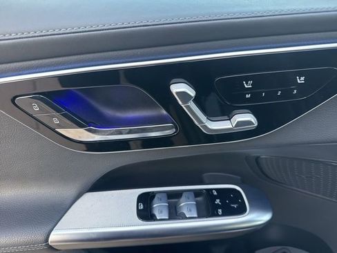 Used 2024 Mercedes-Benz GLC 300 4MATIC image 12