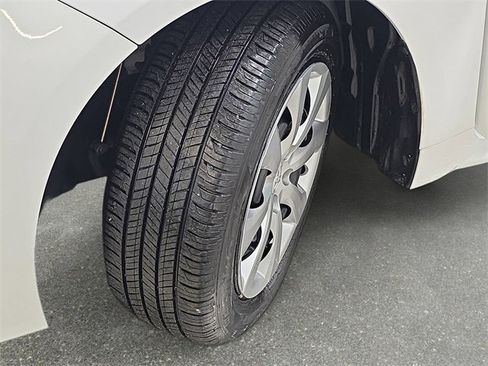 Used 2023 Toyota Corolla LE w/ Carpet Mat Package (TMS) image 28