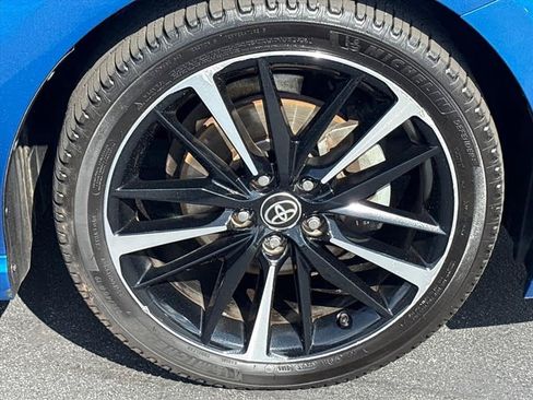 Used 2020 Toyota Camry XSE FWD image 32