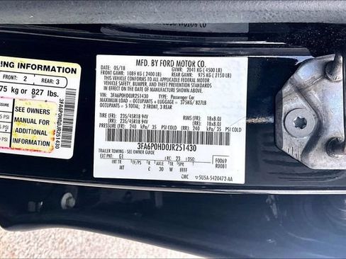 Used 2018 Ford Fusion SE w/ Equipment Group 201A FWD image 16