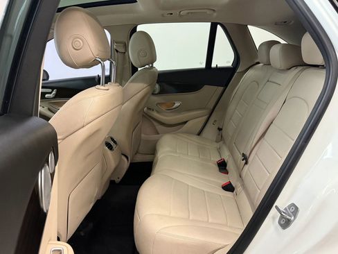 Used 2018 Mercedes-Benz GLC 300 4MATIC w/ Multimedia Package image 18