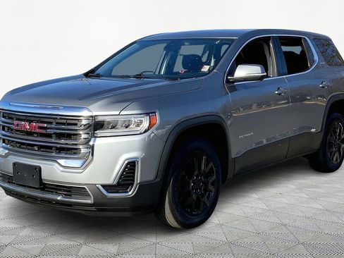 Used 2023 GMC Acadia SLE image 3