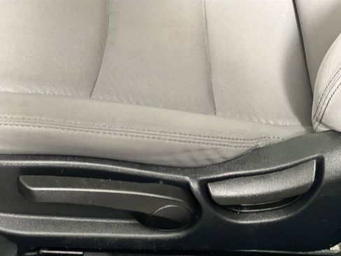 Used 2016 Hyundai Elantra SE image 15