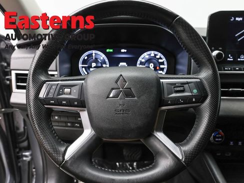Used 2023 Mitsubishi Outlander SE AWD/4WD image 10