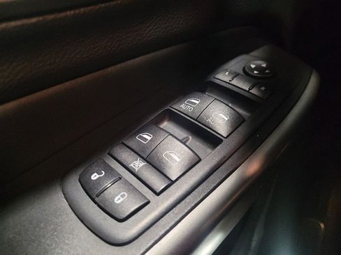 Used 2020 Jeep Cherokee High Altitude AWD/4WD image 27
