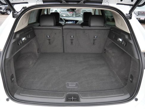 Used 2022 Buick Envision Essence w/ Sport Touring Package image 14