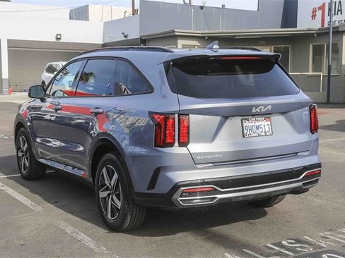 Certified 2023 Kia Sorento S w/ Panoramic Sunroof Package image 7