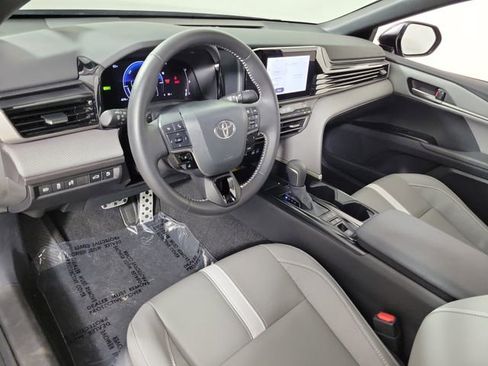Used 2026 Toyota Camry SE FWD image 18