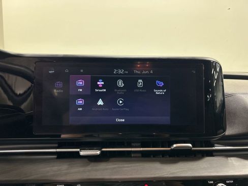 Used 2023 Kia Carnival EX FWD image 22