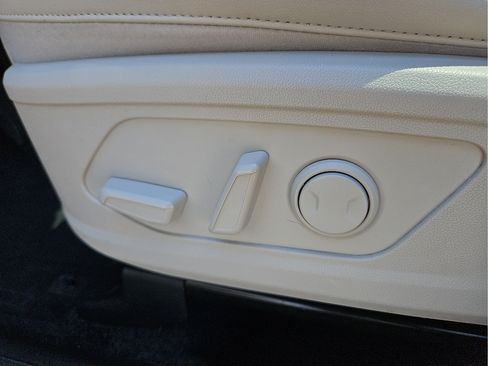 Used 2023 Kia Sorento S w/ Panoramic Sunroof Package AWD/4WD image 14