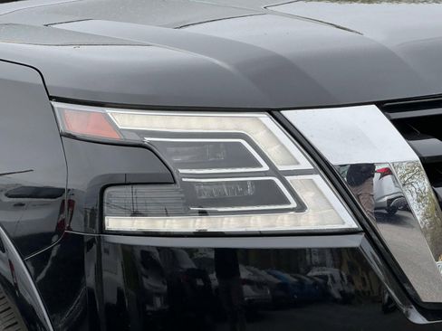 Used 2022 Nissan Armada Platinum w/ Captain's Chairs Package AWD/4WD image 7