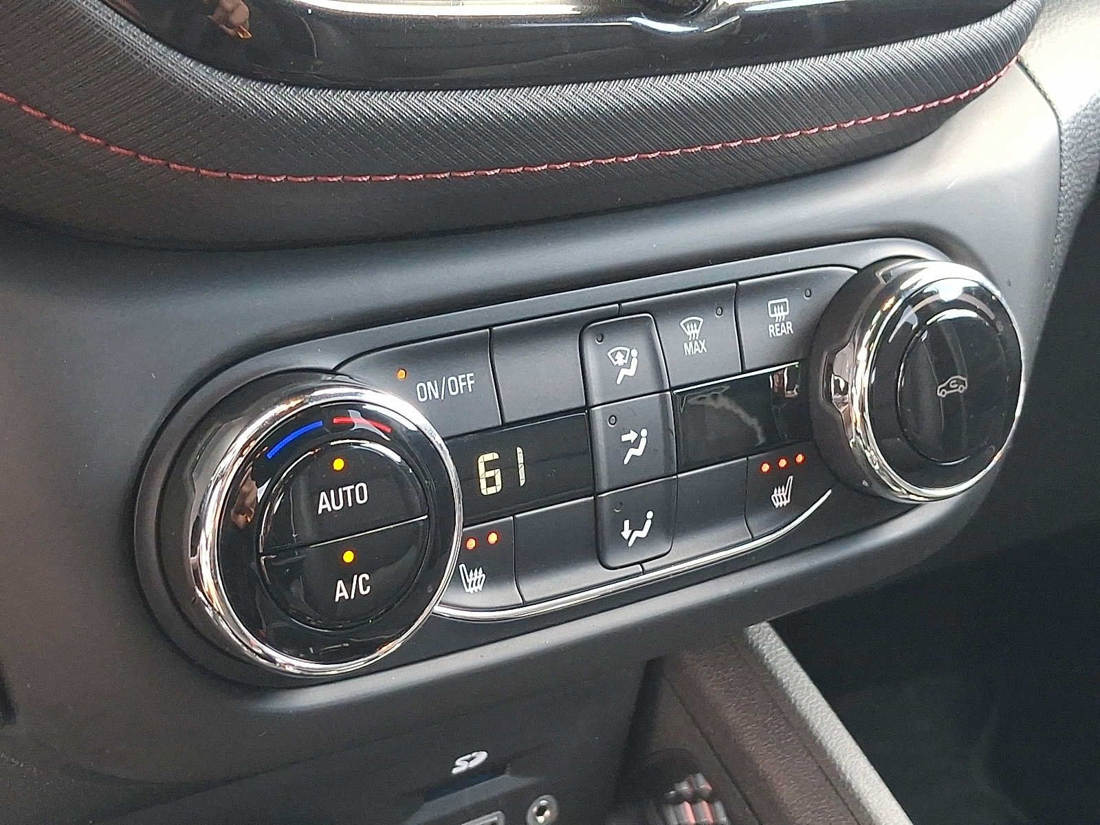 Used 2022 Chevrolet TrailBlazer RS w/ Technology Package FWD image 15