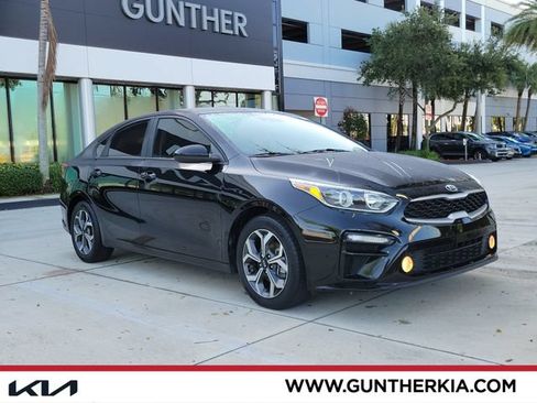 Certified 2021 Kia Forte LXS FWD image 1
