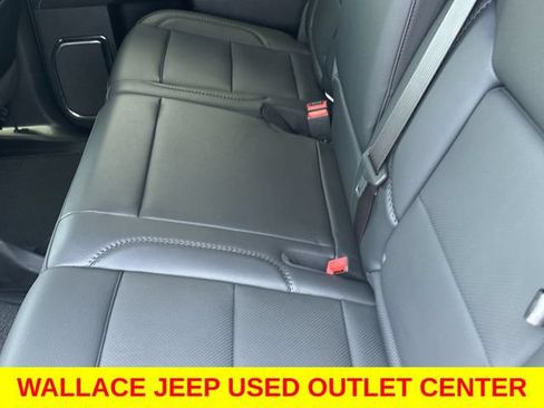 Used 2024 GMC Sierra 1500 Denali w/ Technology Package AWD/4WD image 18
