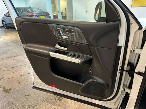 Used 2025 Mercedes-Benz GLB 250 image 18