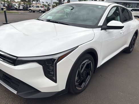 Used 2025 Kia K4 EX image 7