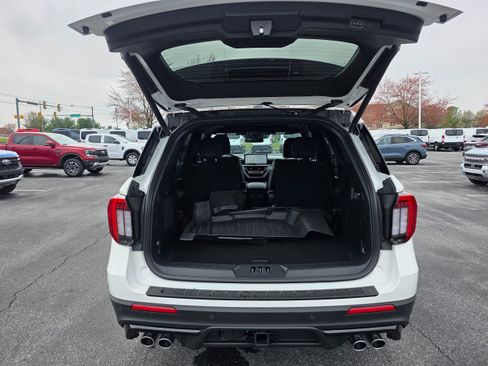 New 2026 Ford Explorer ST w/ Sun And Sound Package image 9