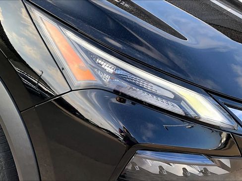 Used 2025 Nissan Rogue SV AWD/4WD image 26