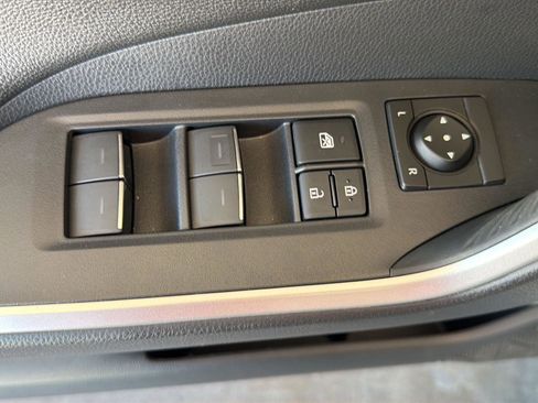 Used 2025 Toyota RAV4 XSE AWD/4WD image 21
