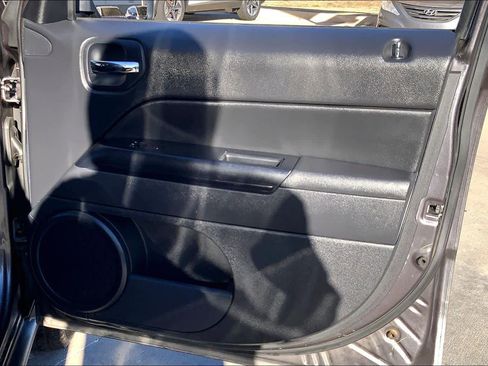 Used 2016 Jeep Patriot Sport w/ Power Value Group image 22