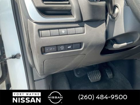 Certified 2024 Nissan Rogue SV AWD/4WD image 20