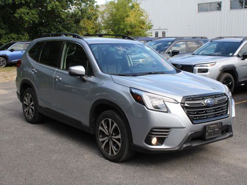 Used 2023 Subaru Forester Limited AWD/4WD image 3