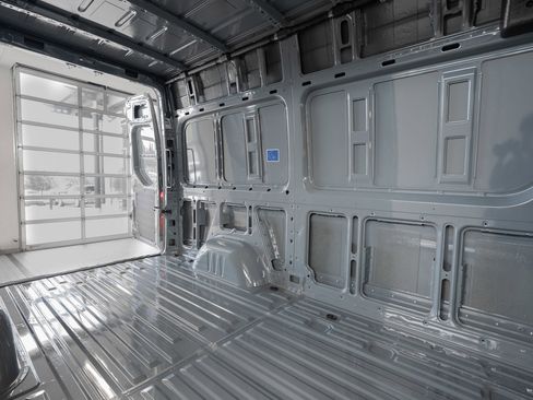 Used 2025 Mercedes-Benz Sprinter 2500 image 29