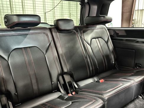 Used 2021 Ford Expedition Limited image 30