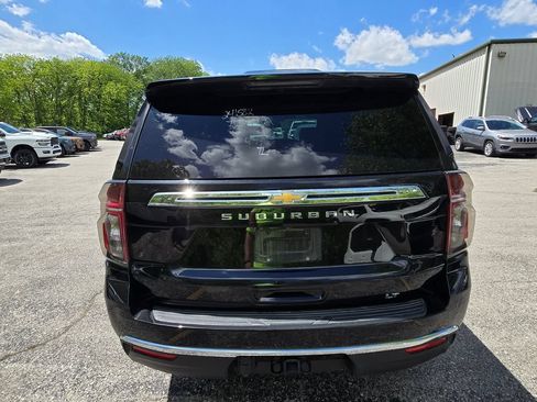 Used 2024 Chevrolet Suburban LT AWD/4WD image 6