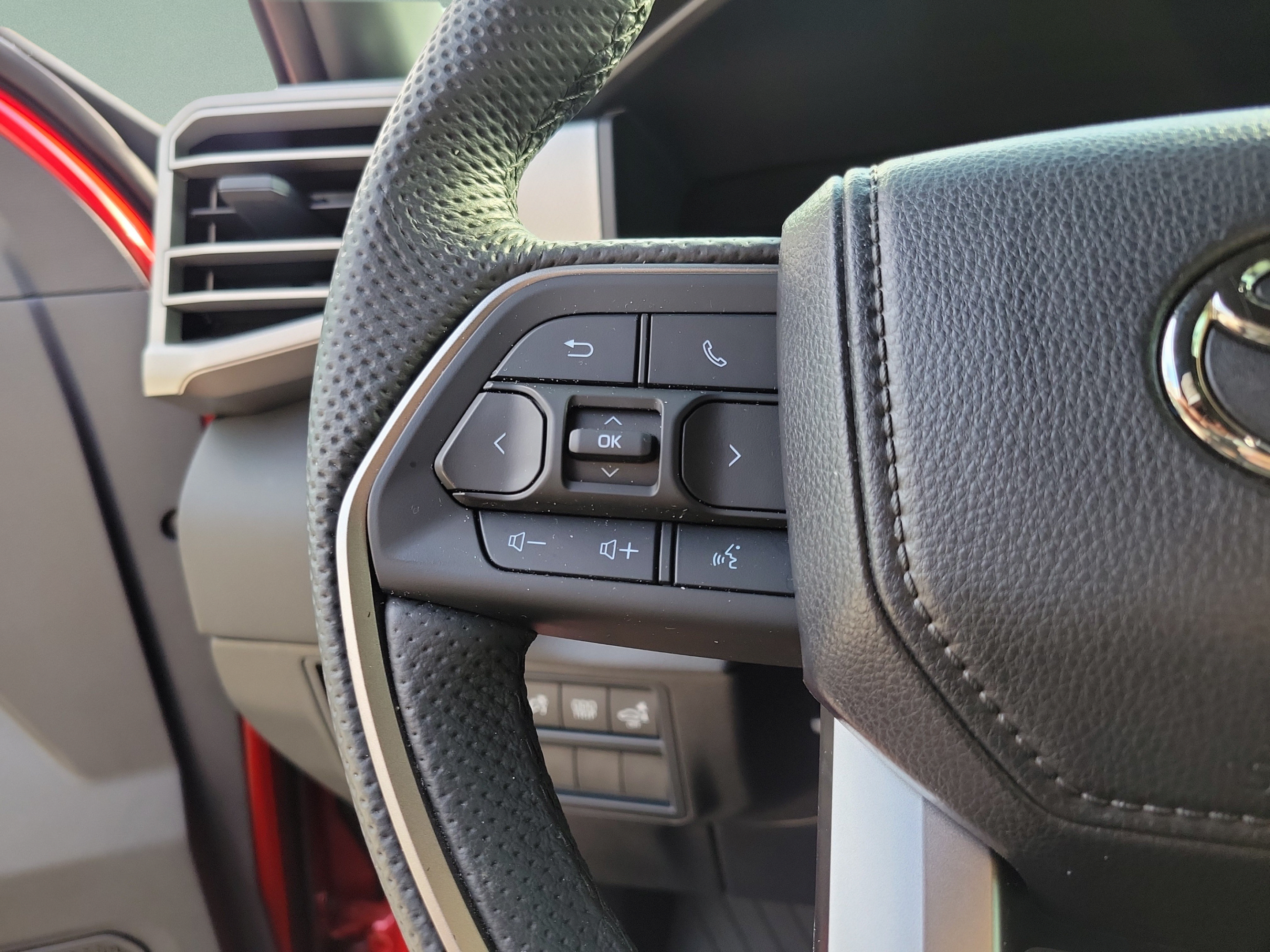 Certified 2026 Toyota Tundra Limited AWD/4WD image 13
