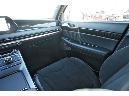 Used 2024 Hyundai Palisade Calligraphy image 11