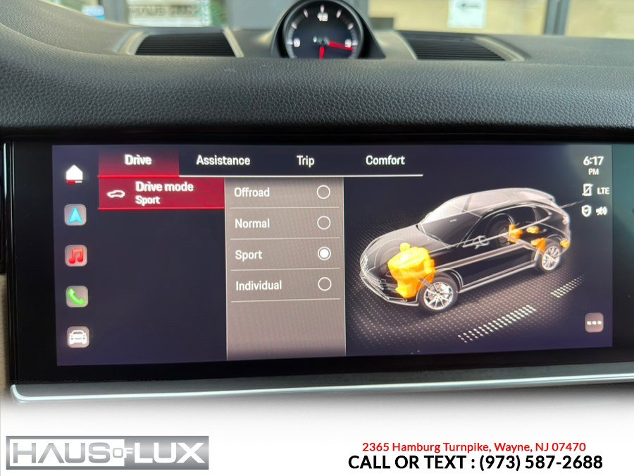 Used 2023 Porsche Cayenne w/ Assistance Package AWD/4WD image 16