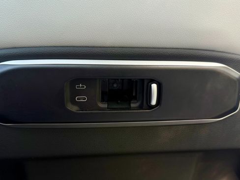 Used 2025 BMW X5 xDrive40i w/ M Sport Package image 34