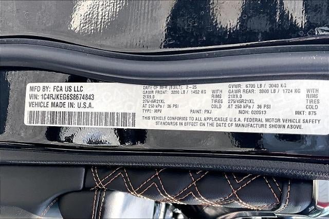 Used 2025 Jeep Grand Cherokee L Summit AWD/4WD image 16