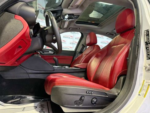 Used 2021 Alfa Romeo Giulia Sprint w/ Sun & Sound Package image 13