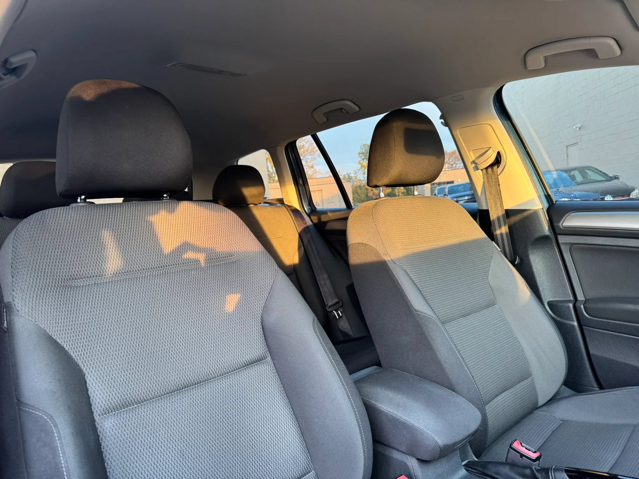Used 2017 Volkswagen Golf S AWD/4WD image 27