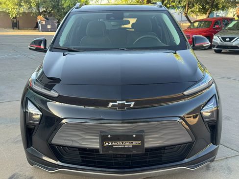Used 2023 Chevrolet Bolt EUV LT w/ Redline Edition FWD image 3