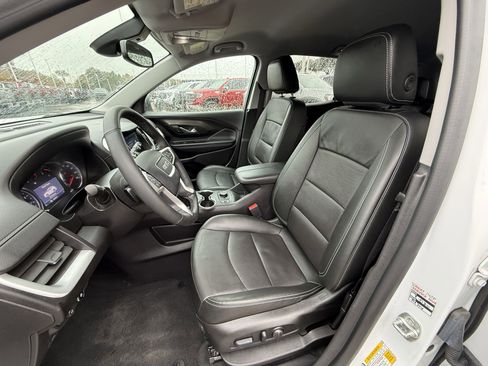 Used 2024 GMC Terrain SLT image 27