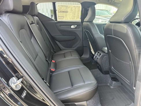 New 2026 Volvo XC40 B5 Ultra w/ Climate Package AWD/4WD image 12