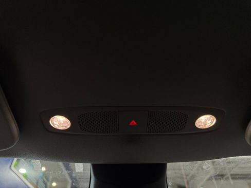 Used 2021 Tesla Model Y Long Range image 17