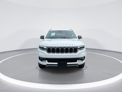 Used 2023 Jeep Wagoneer Series III w/ Premium Group I AWD/4WD image 3