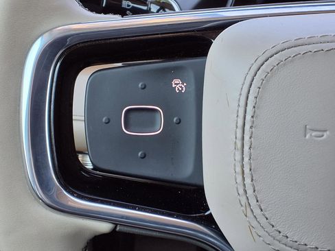 Certified 2025 Lincoln Nautilus Reserve image 18