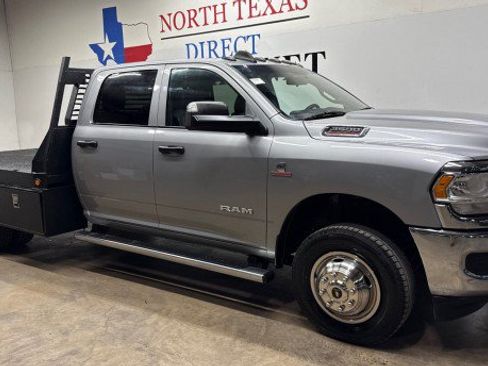 Used 2022 RAM 3500 Tradesman w/ Chrome Appearance Group AWD/4WD image 3