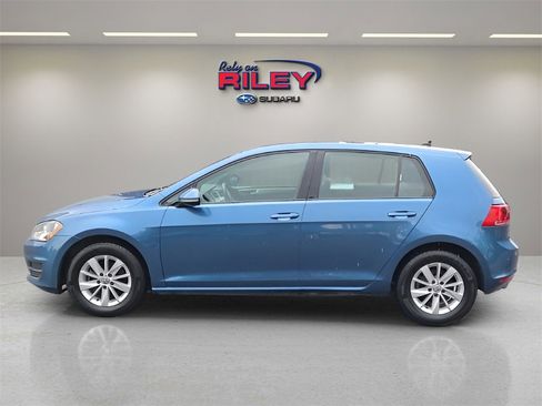 Used 2015 Volkswagen Golf S image 2
