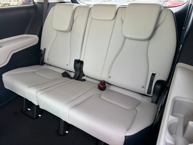 New 2027 Kia Carnival SX w/ Dark Edition Package FWD image 21
