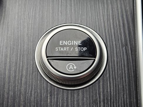 Certified 2025 Mercedes-Benz C 300 Sedan image 21